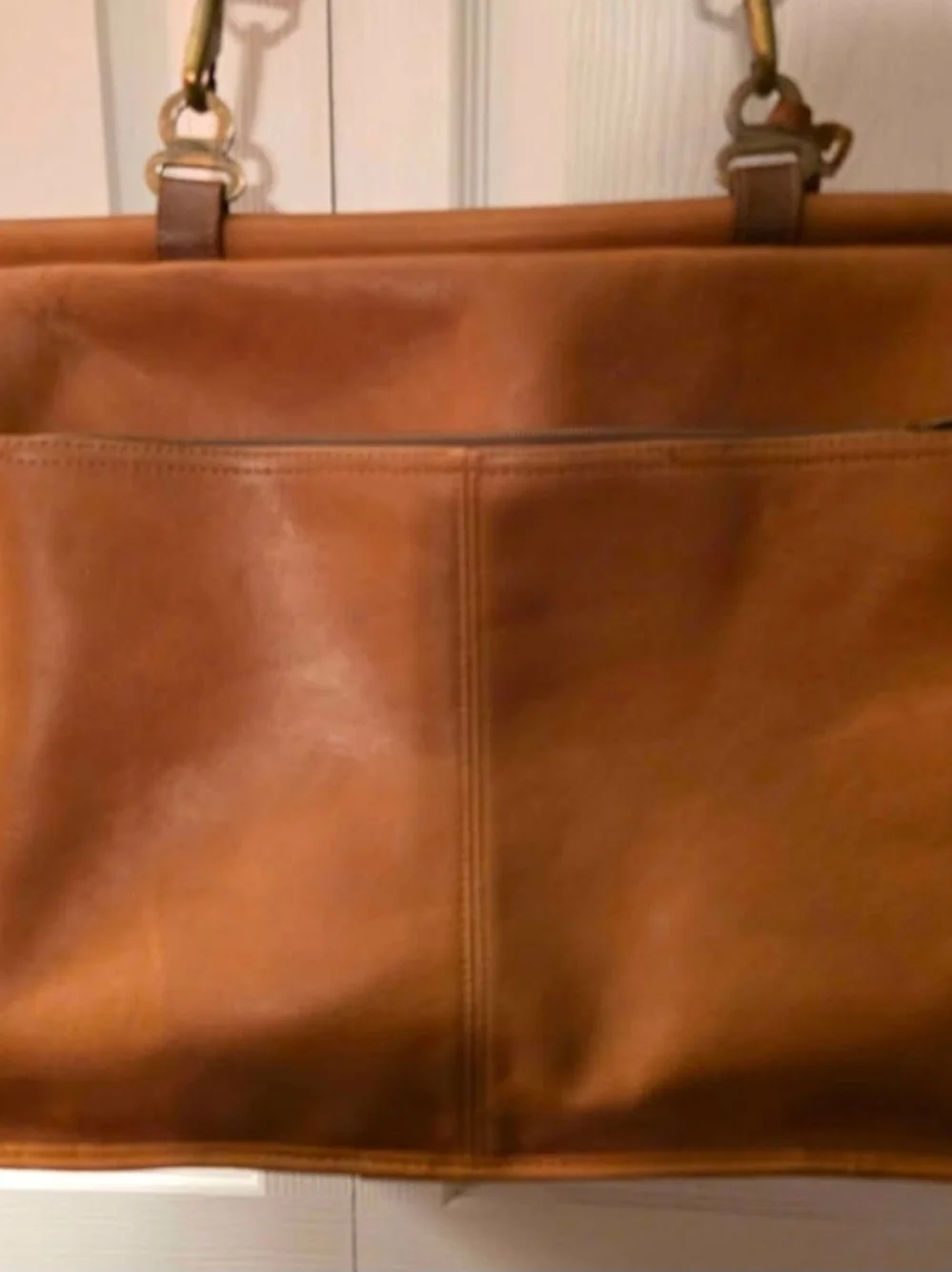 Vintage Messenger Bag in Tan/Brown with Adjustable Strap. Excellent Condition